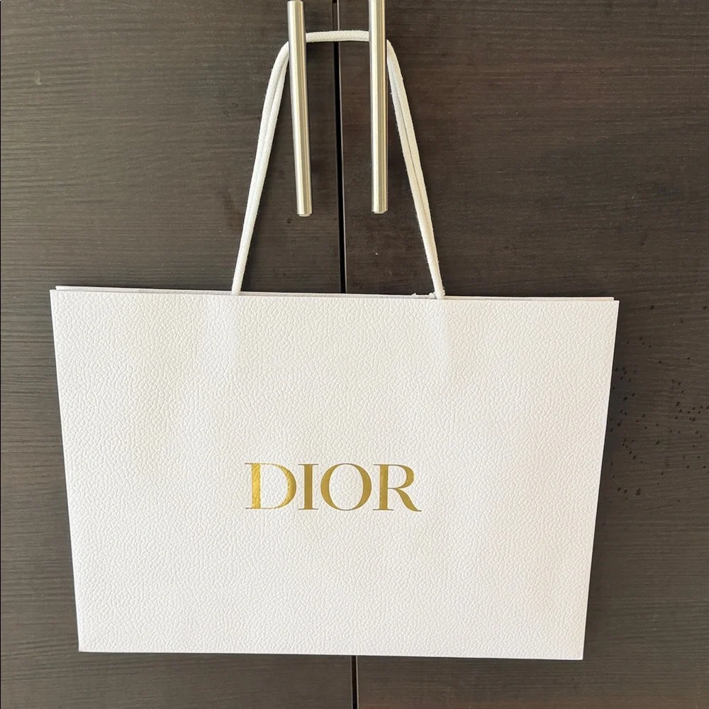 Dior Elegant White and Gold Paper shopping bag - Picture 3 of 5